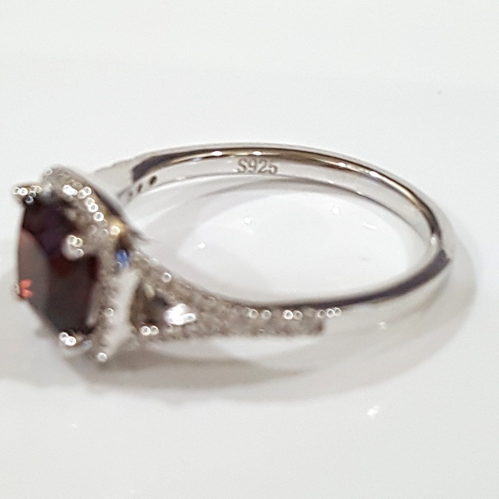 Natural Red Garnet & Sterling Silver Ring - Picture 5 of 8